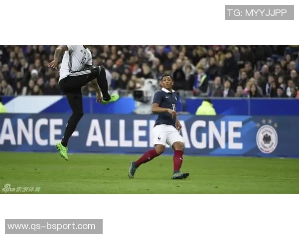 意媒透露图多尔看重凯西战术适配性但需大幅降薪才能加盟 意媒透露图多尔看重凯西战术适配性但需大幅降薪才能加盟