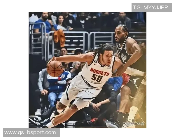 伦纳德遭严密防守半场表现平平仅得14分4板3助2断仍展现巨星风范