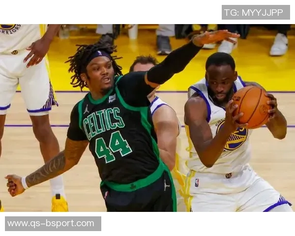 卡梅隆约翰逊膝伤严重痛苦倒地提前退场球迷心疼不已