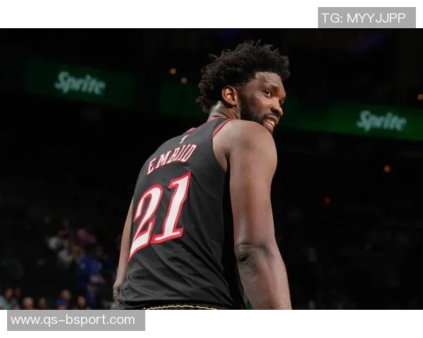 媒体人调侃恩比德三分球罚球独特方式引发热议