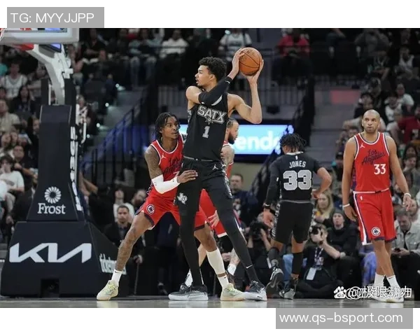 文班亚马与哈珀的对决快船逆转开拓者的利弊分析里夫斯创下个人最佳表现之夜