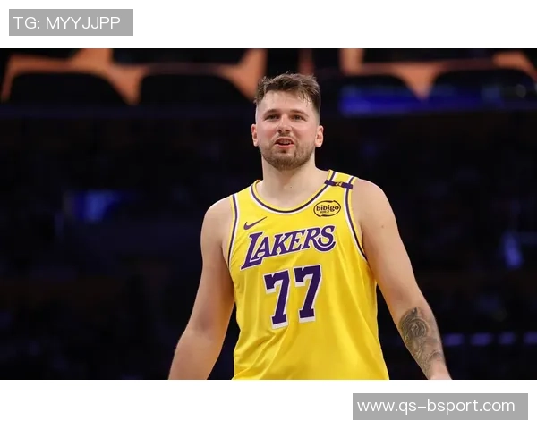 东契奇谈老詹回归球队目标与钓鱼动作背后的友谊故事