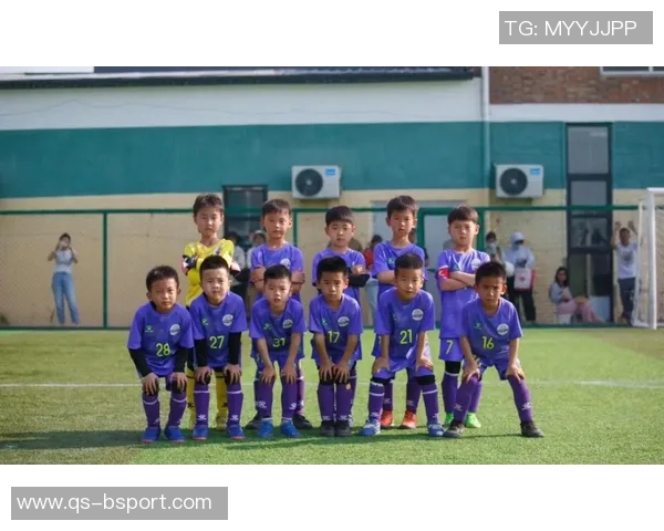 冬训期间三名外租球员与五名U21小将齐聚球队共同备战新赛季